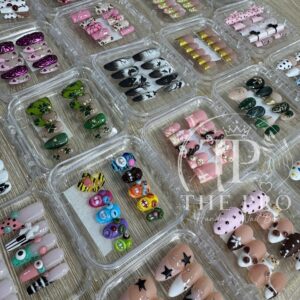 Pro Nails Exclusive: Snow White & Friends Cartoon Press-On Set