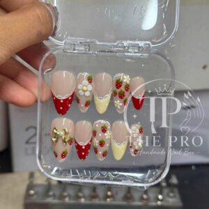 Pro Nails Exclusive: Pink Venom Gothic Press-On Set